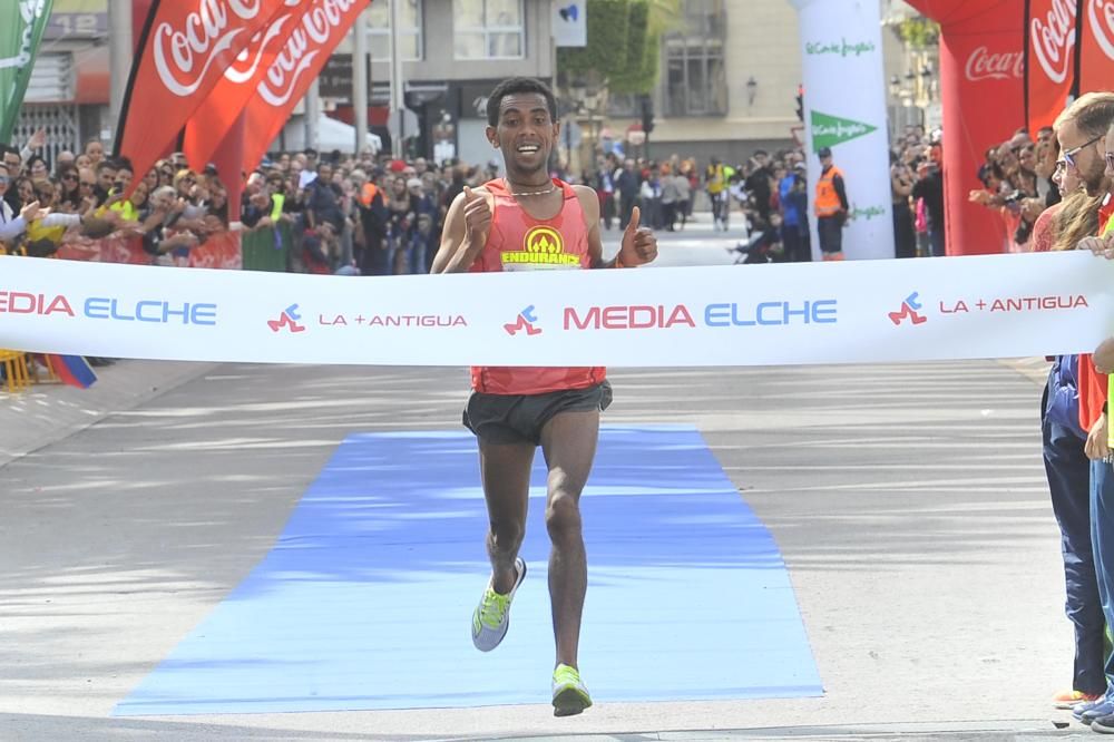 Las mejores imágenes de la Media Maratón de Elche