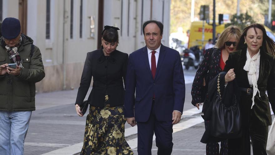 La pareja de Pérez Llorca dejará la Diputación de Valencia tras la polémica por su nombramiento