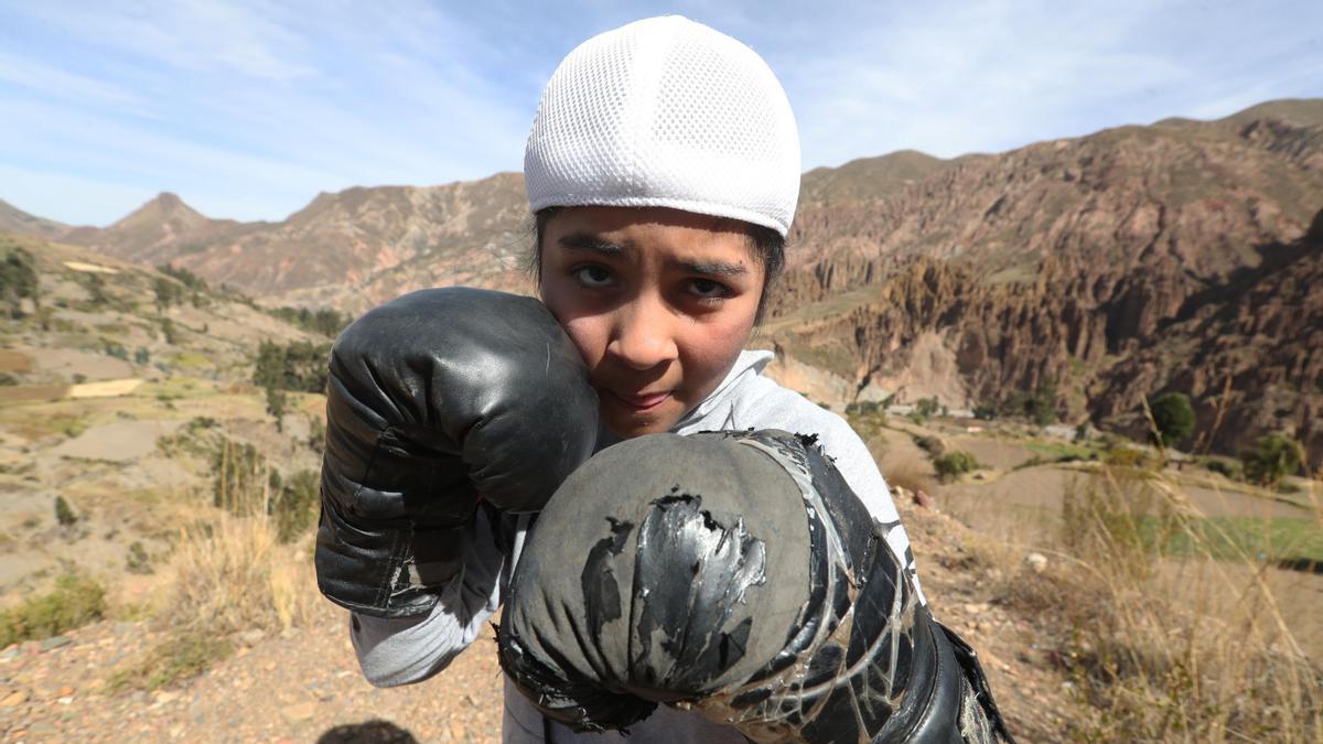 Mano de piedra, la niña boliviana que consagra la mitad de su vida al boxeo