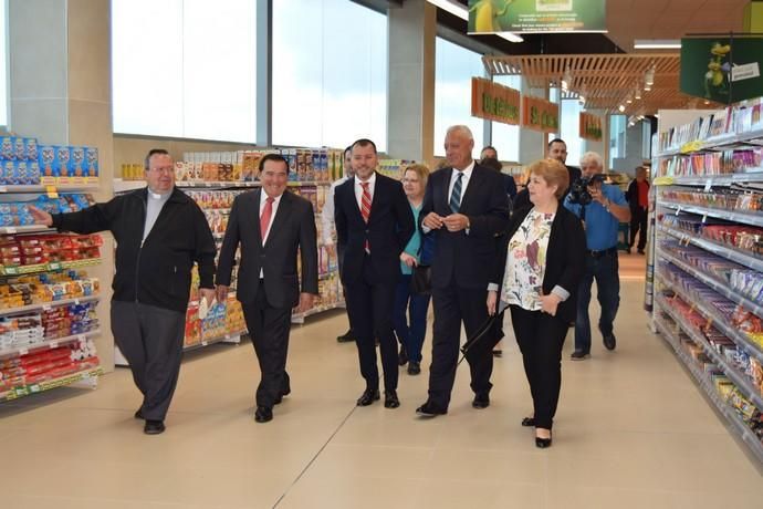 Apertura del Centro Comercial Hiperdino en Gáldar