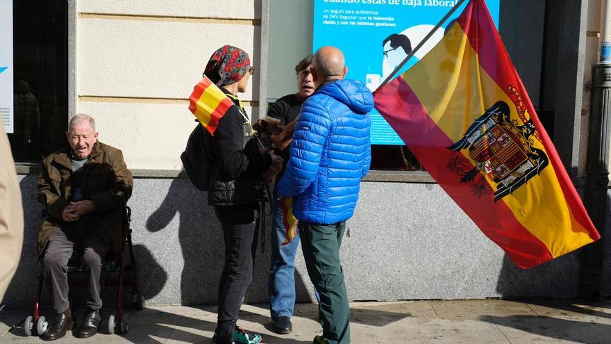 Denuncian la presencia de banderas franquistas en la protesta de Zamora