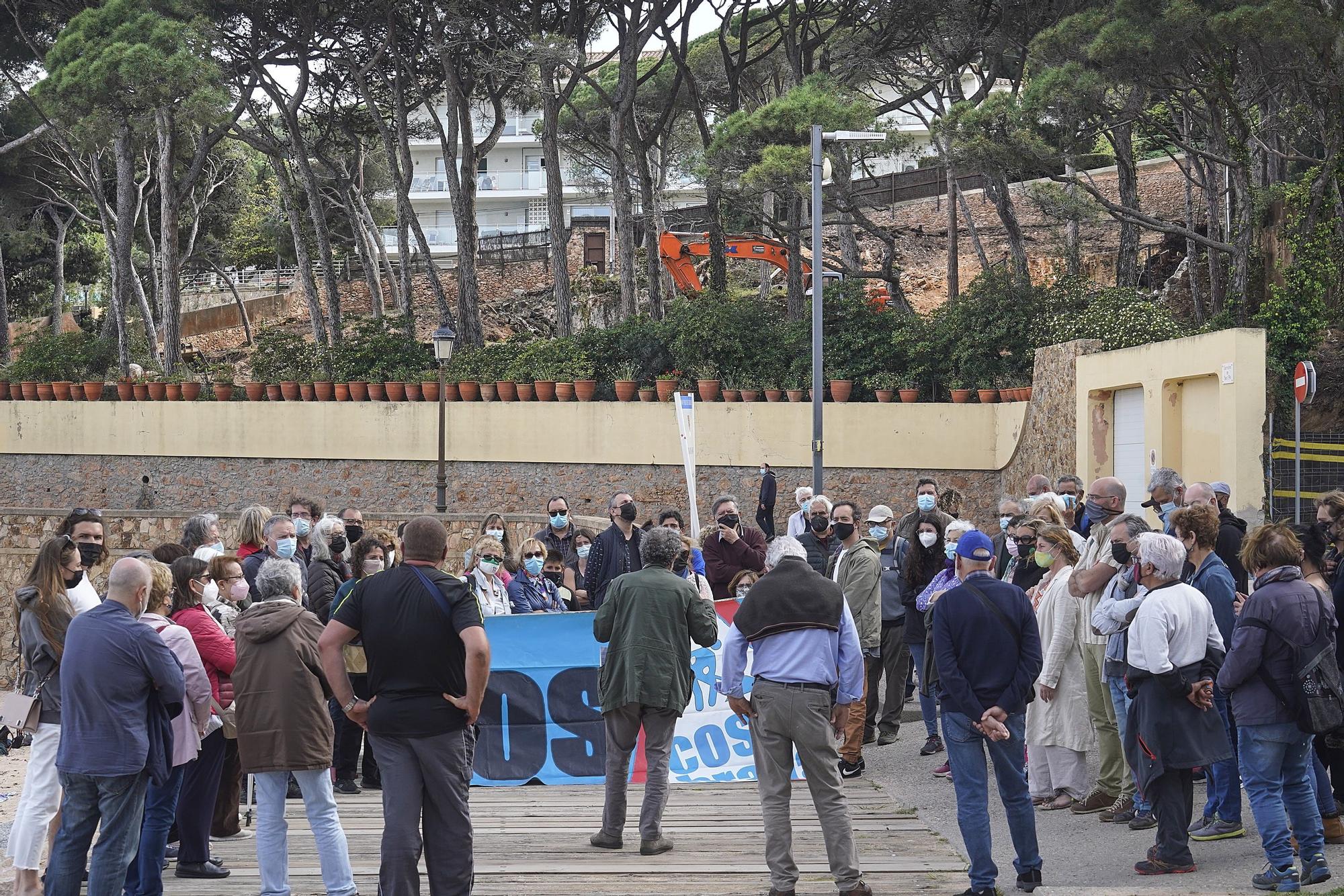 Concentració a Sant Feliu de Guíxols per evitar que s’edifiqui al costat del mar