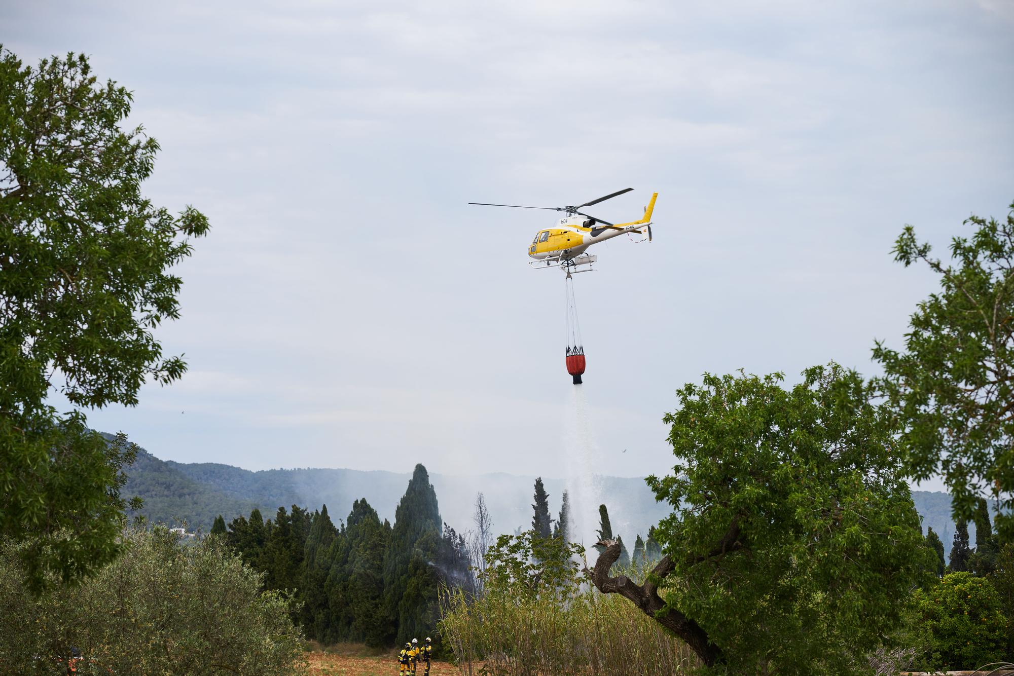 Todas las fotos del incendio en una finca agrícola de ses Païses