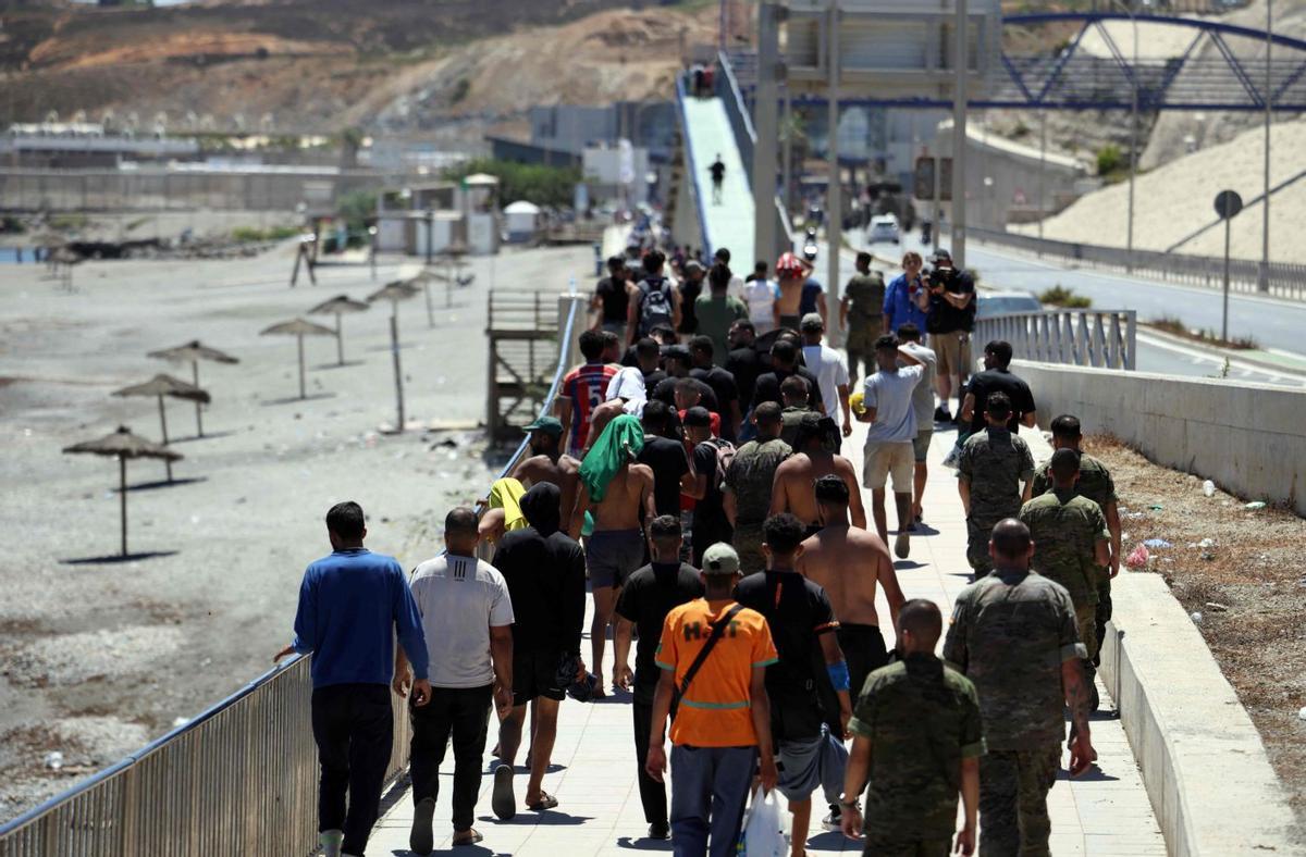 Oenegés denuncien trasllats a zones remotes del Marroc