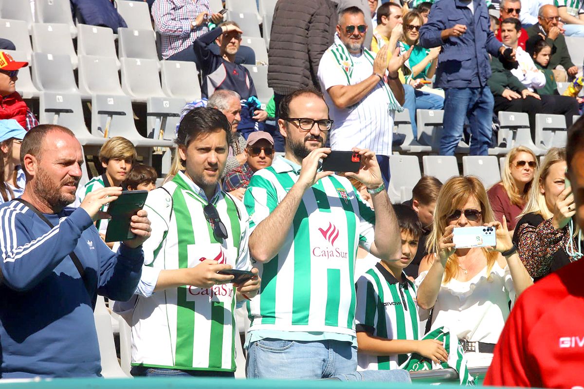 Las imágenes de la afición en el Córdoba CF - Ceuta