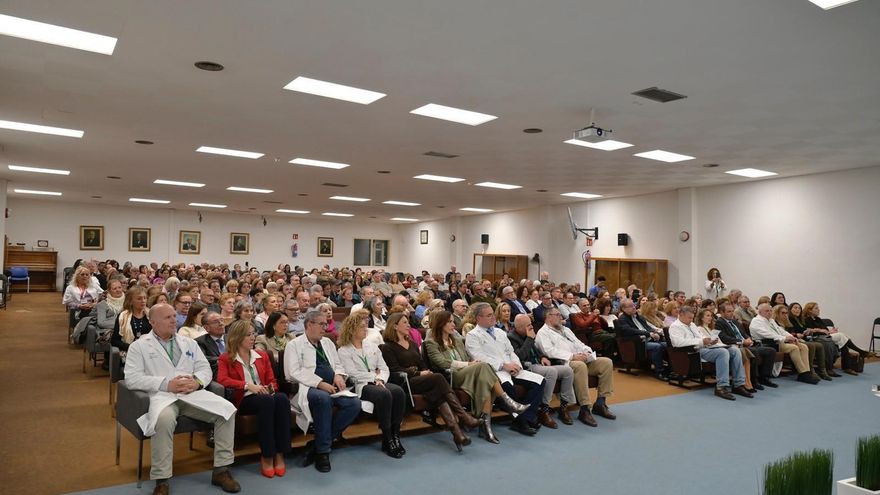 El Hospital Clínico rinde homenaje a sus profesionales jubilados en el último lustro