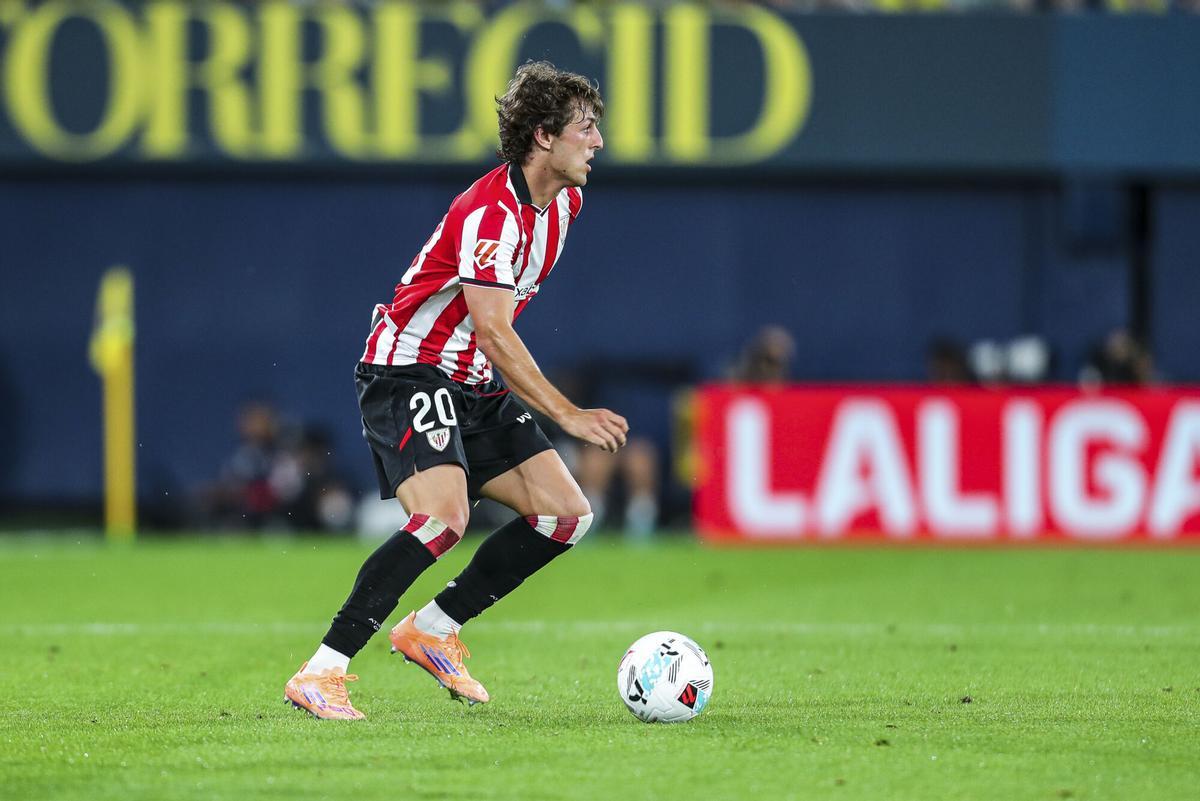 Unai Gomez of Athletic Club in action during the Spanish league, LaLiga EA Sports, football match played between Villarreal CF and Athletic Club Bilbao at La Ceramica stadium on September 27, 2025, in Villarreal, Spain. AFP7 27/09/2025 ONLY FOR USE IN SPAIN. Ivan Terron / AFP7 / Europa Press;2025;Soccer;Sport;ZSOCCER;ZSPORT;Villarreal CF V Athletic Club Bilbao - LaLiga EA Sport;