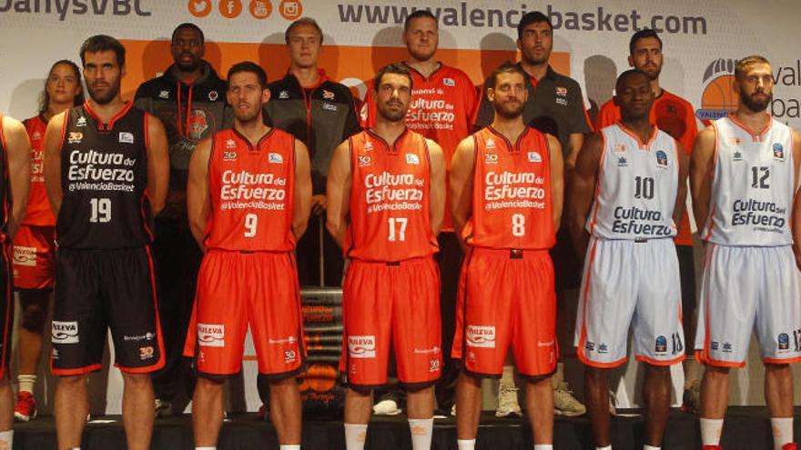 Los jugadores del Valencia Basket ejercieron de modelos.