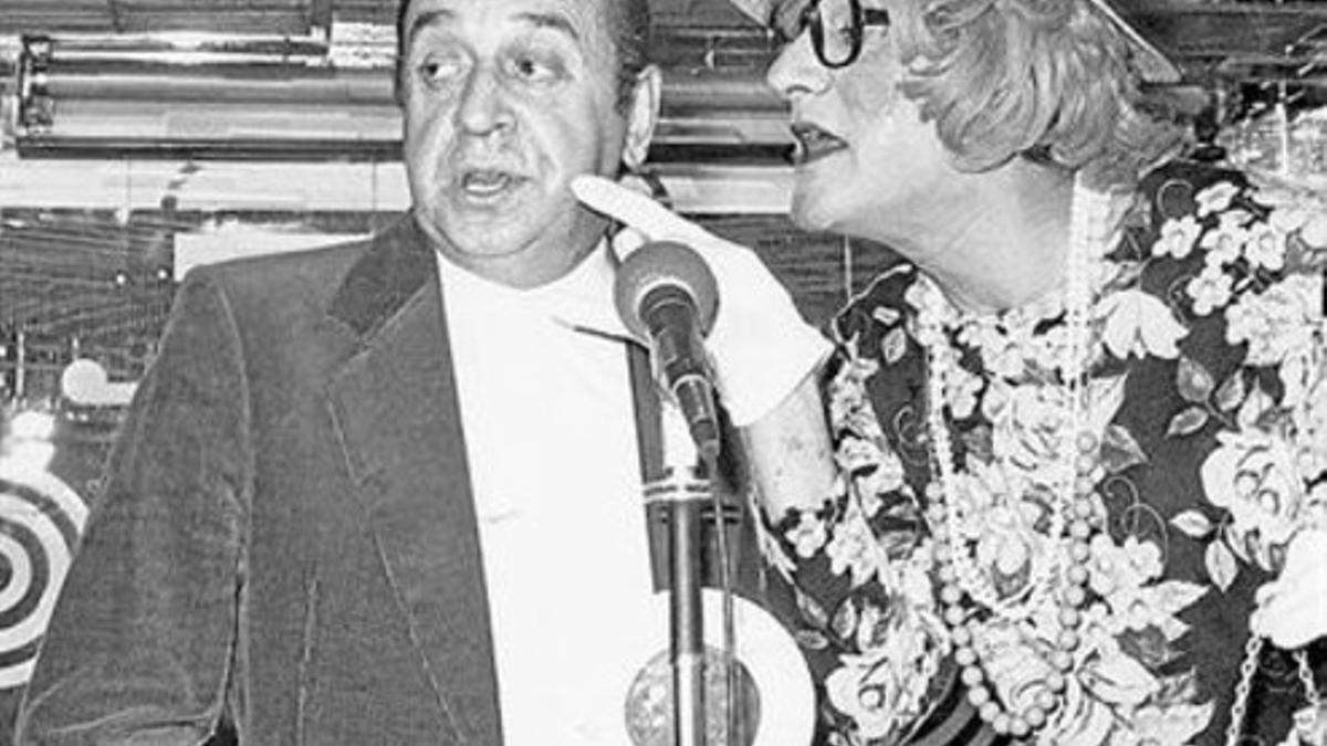 Navarro, con Doña Croqueta (Simón Cabido), en los años 80.
