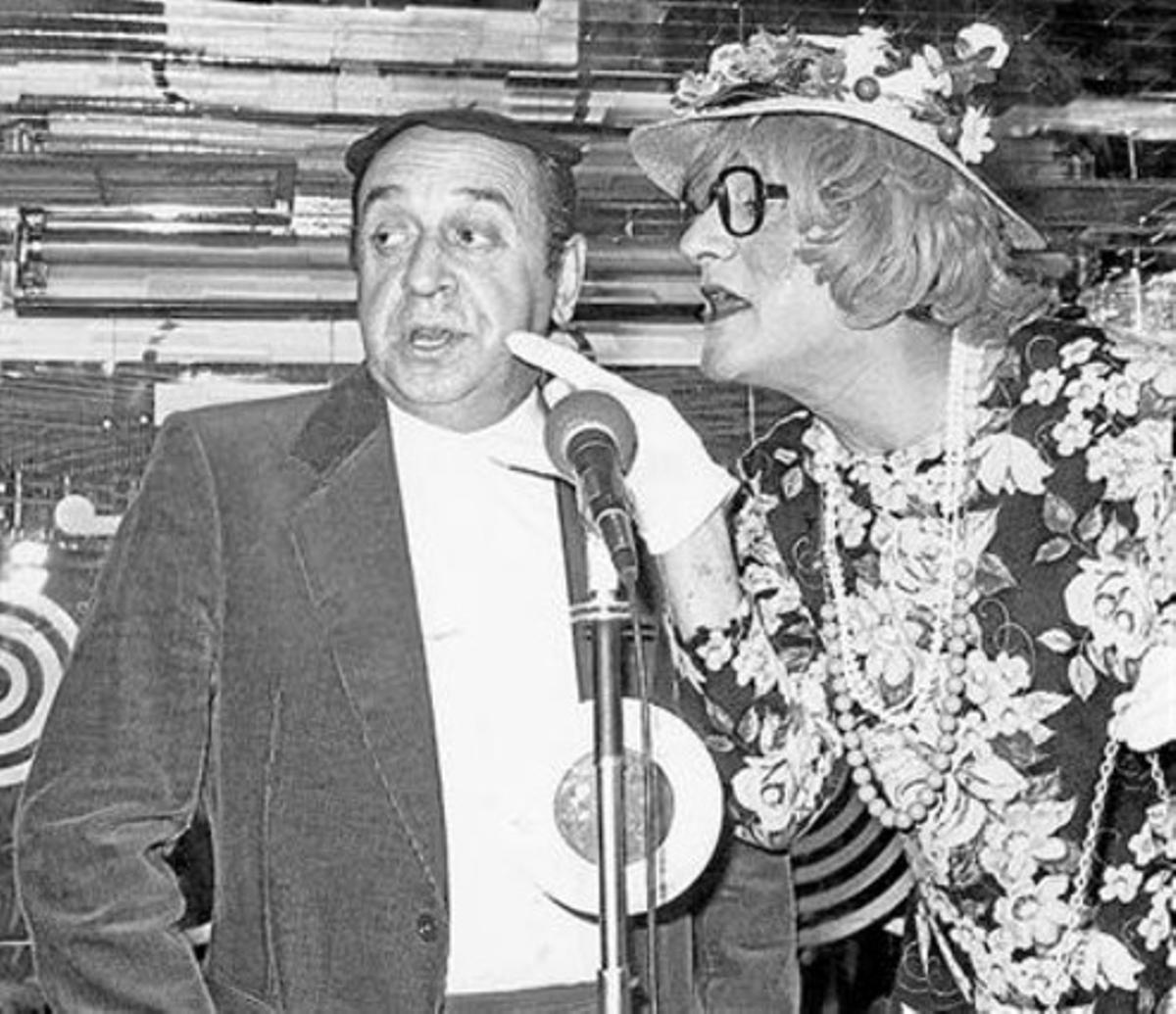 Navarro, amb Doña Croqueta (Simón Cabido), als anys 80. Navarro, amb Doña Croqueta (Simón Cabido), als anys 80.