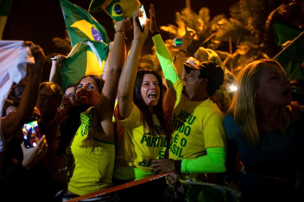 Los seguidores de Bolsonaro celebran su victoria