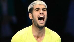 Alcaraz celebra amb efusivitat el seu triomf d’ahir contra Musetti. | MARCO BERTORELLO / AFP