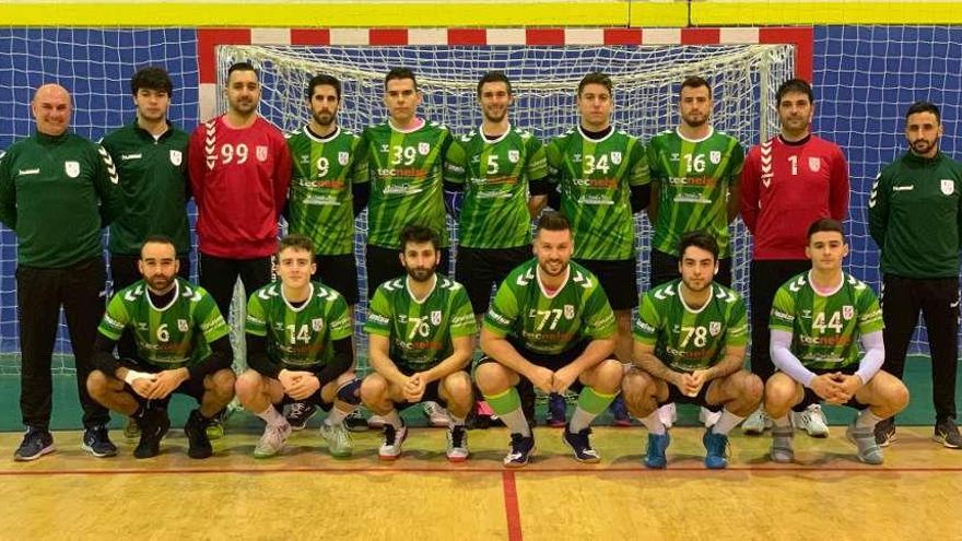 El primer equipo masculino meañés espera poder lograr lo que se estaba ganando en la cancha. // N.Parga