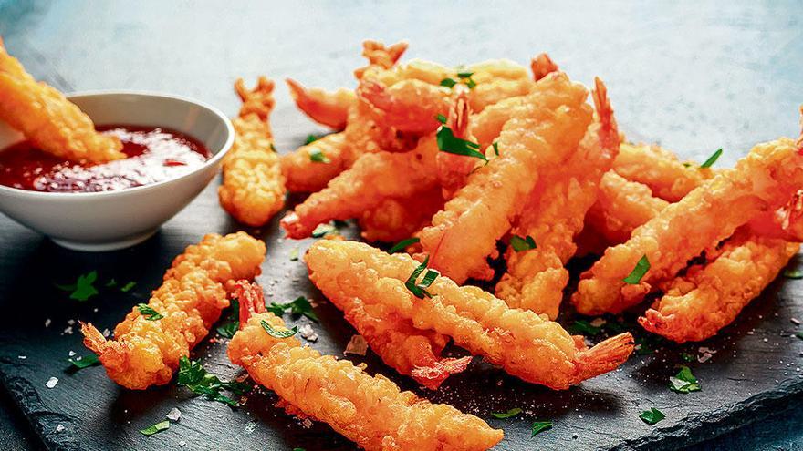 Mit einer scharfen Dip-Sauce noch besser: das knusprige Garnelen-Tempura.