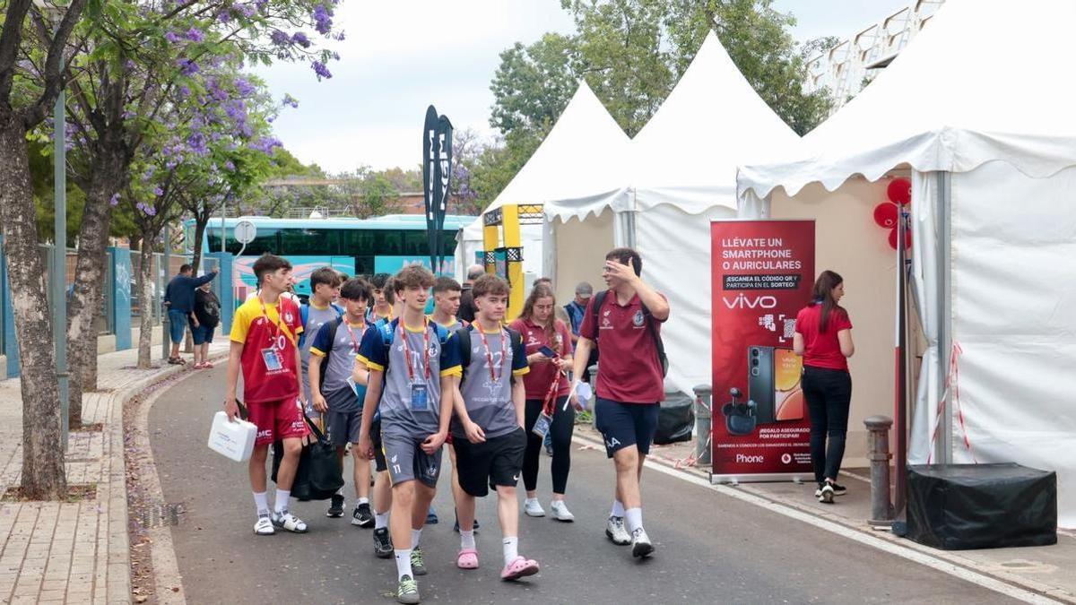 La Fan Zone y el Barça dan el pistoletazo de salida a la Copa del Rey de Alicante
