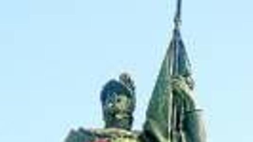Colecta popular para arreglar la estatua de Hernán Cortés
