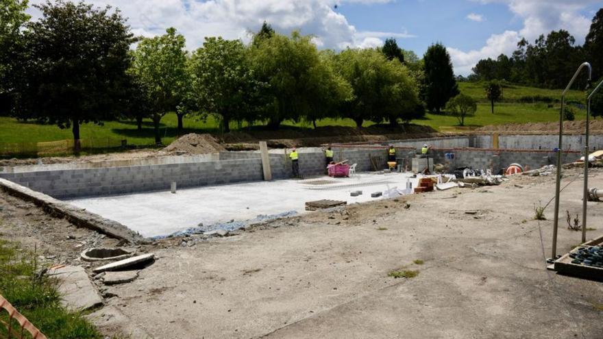 Estado actual de las obras en la piscina municipal. | Bernabé