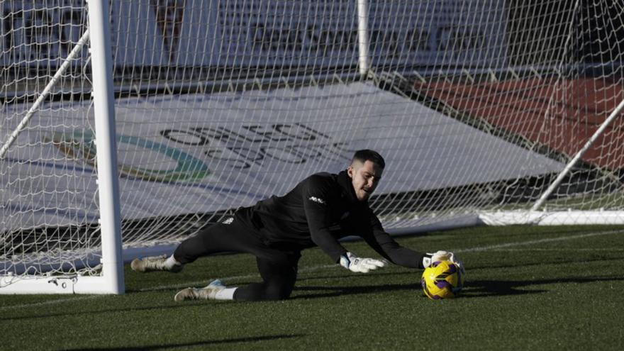 El equipo analiza en vídeo al Elche, con Maras descartado