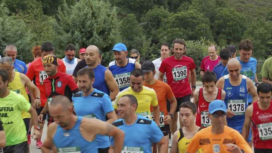 Más de un centenar de participantes en la Carrera de Hermisende