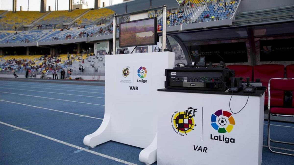 El VAR se estrenó oficialmente en la Supercopa de España