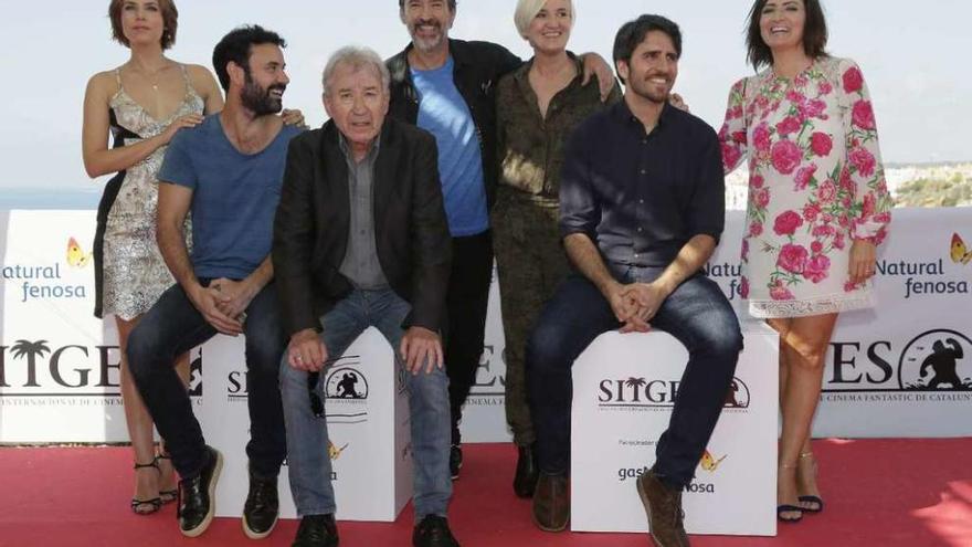 El reparto de la película &#039;Vulcania&#039;, ayer, en Sitges.