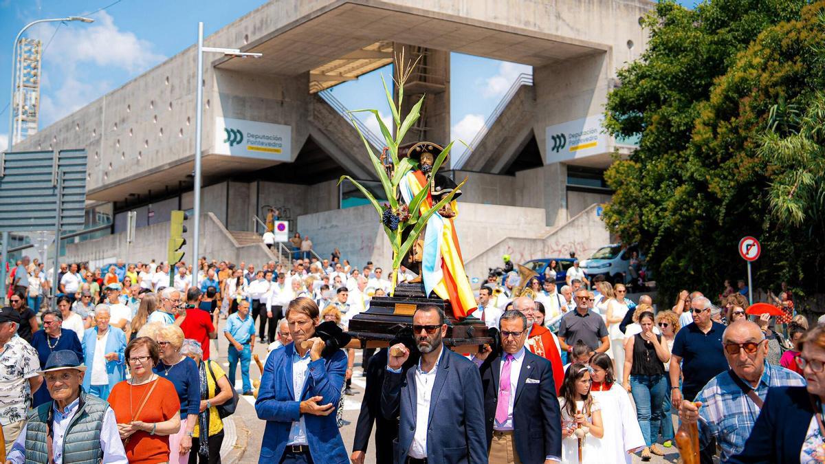 El barrio pontevedrés de O Burgo celebra la jornada central de las fiestas de Santiaguiño