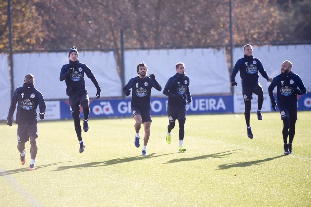 Gaël Kakuta trabajó esta mañana en Abegondo por primera vez desde su incorporación al Deportivo, donde jugará cedido hasta final de temporada.