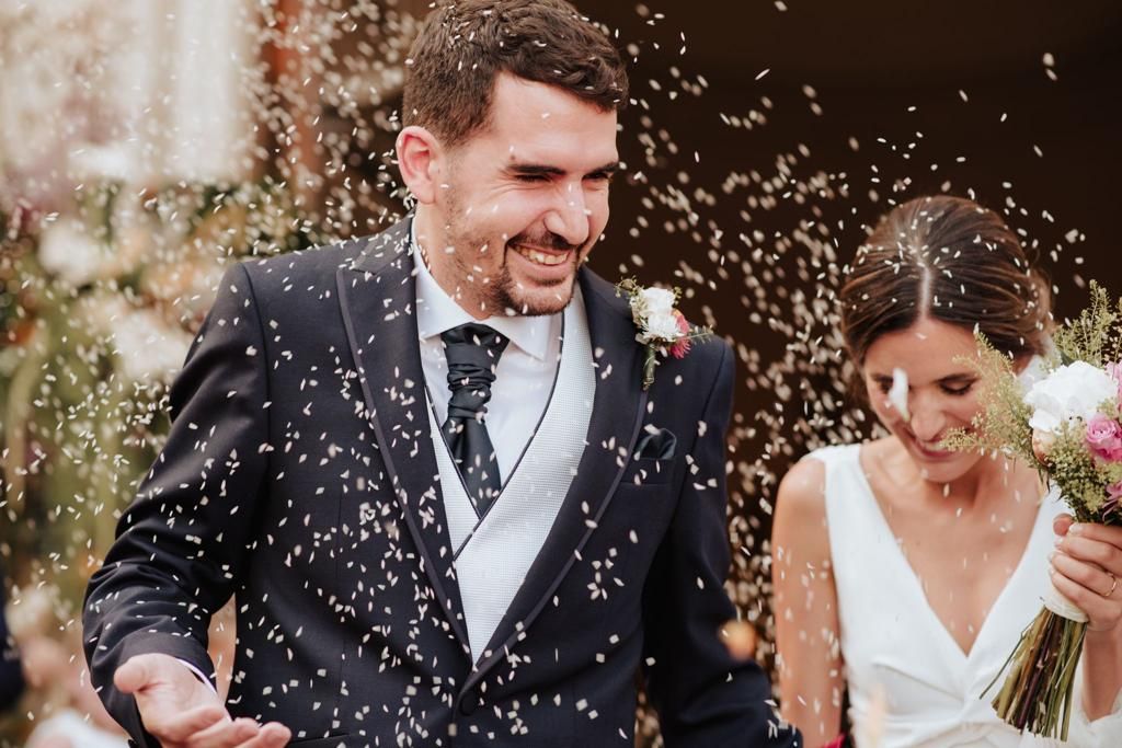 Boda de Meritxell Soler, corte de honor 2018, y el delegado del Joventut de Badalona, Adrià Delgado