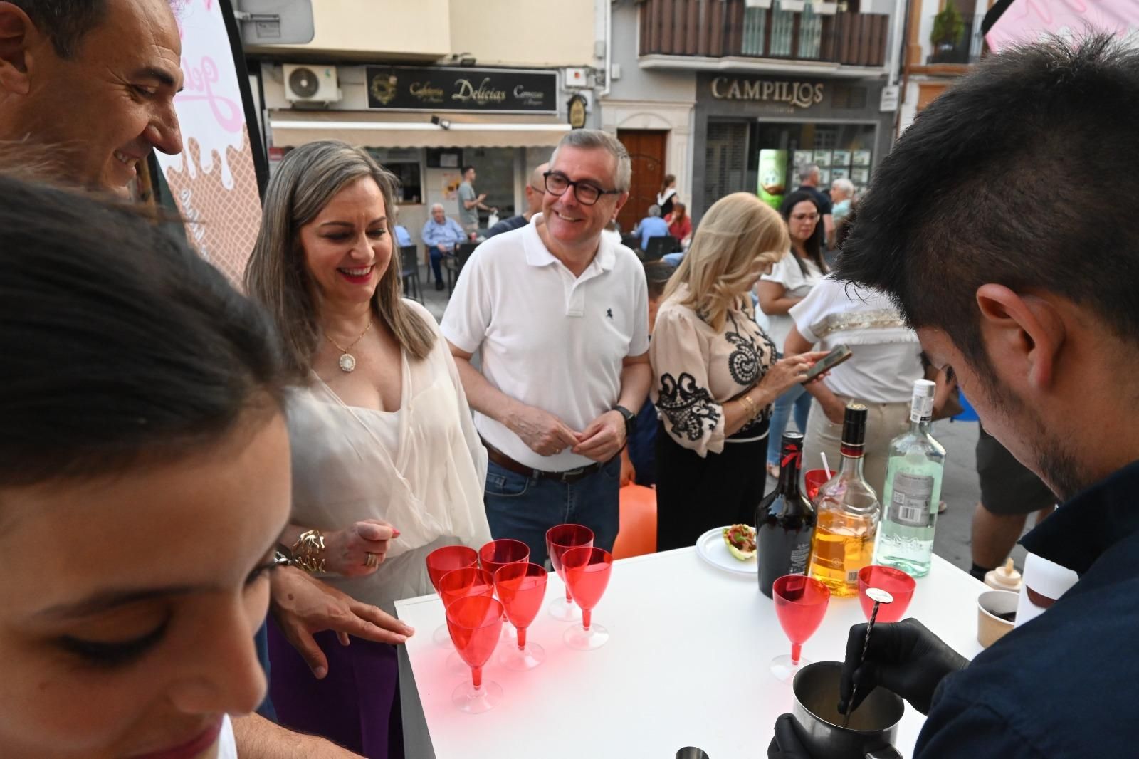 Puente Genil, Cabra y Baena celebran sus 'Noches de compras'