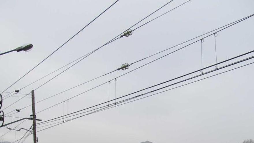 La zona más delicada de la traída, bajo la carretera y la vía del tren, en Ozanes.