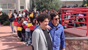 Los escritores Juan Pablo Villalobos y Miqui Otero.