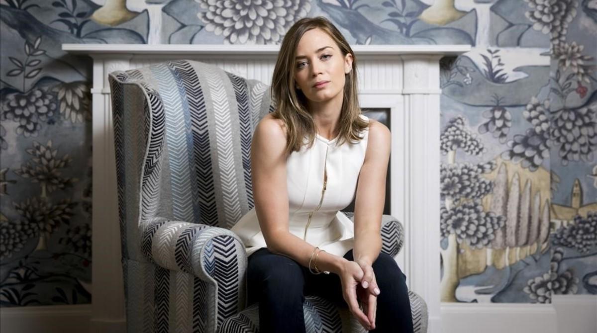 aabella26159879 in this sunday may 25 2014 photo actress emily blunt pose161019184341 aabella26159879 in this sunday may 25 2014 photo actress emily blunt pose161019184341