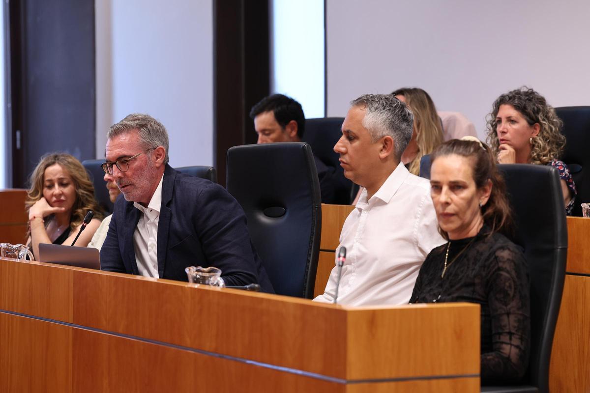 Las imágenes del pleno extraordinario del Ayuntamiento de Ibiza en Can Botino