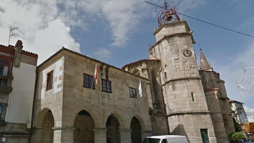 Betanzos contrata un plan para convertir la torre del reloj en el «mirador del casco histórico»
