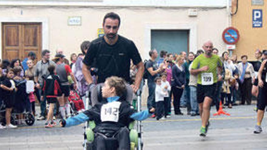 Pau y Toni Tudela a su llegada a la meta.