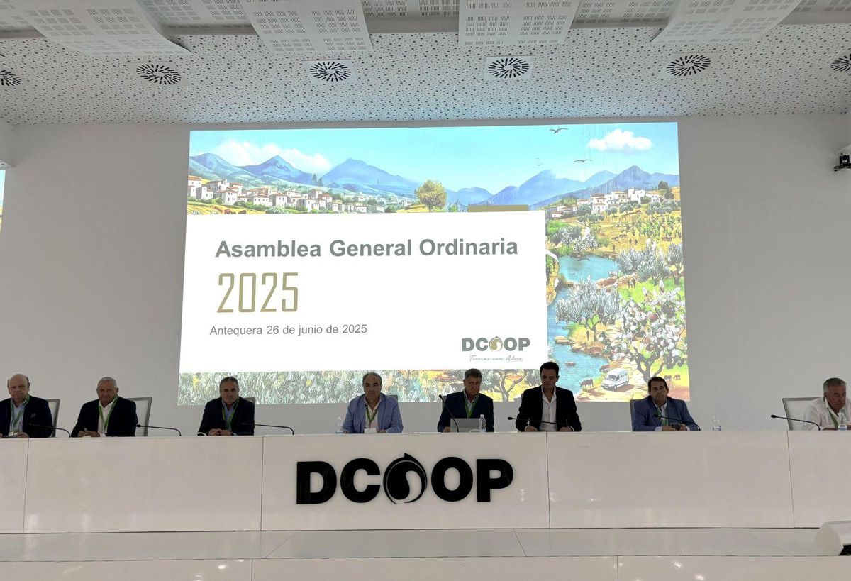 Un momento de la asamblea de Dcoop celebrada en Antequera.
