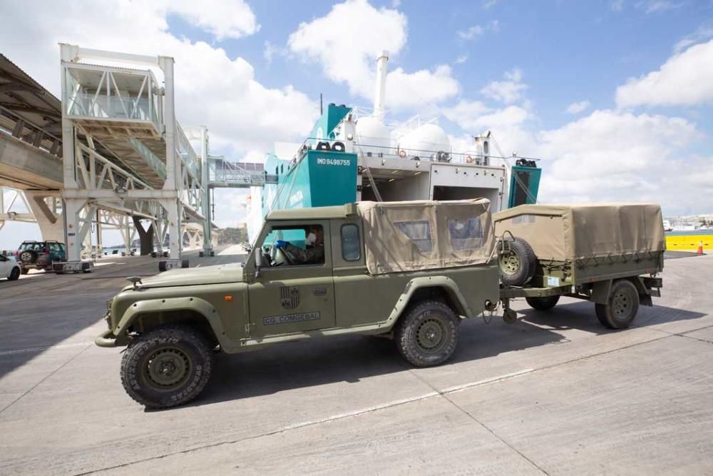 Militares desembarca en el puerto de Ibiza