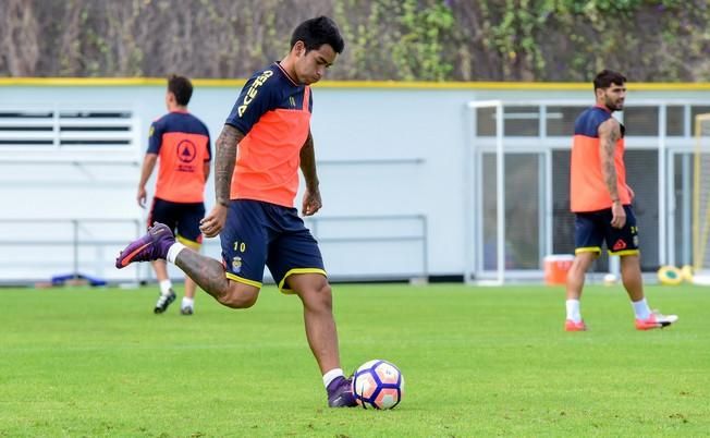 Entrenamiento UD Las Palmas en Barranco Seco ...