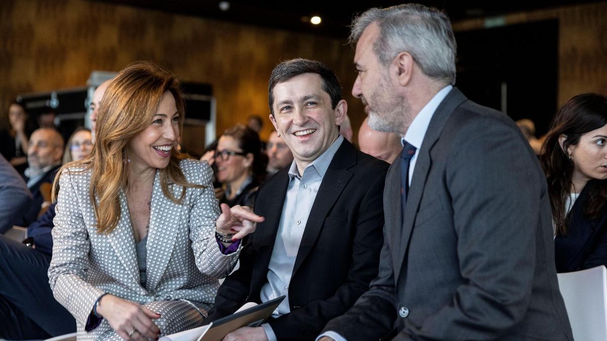 Chueca, Miller (Amazon) y Azcón, en un acto conjunto en Zaragoza el pasado mes de marzo.