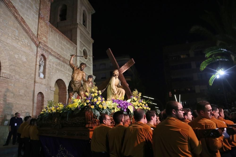 Procesión del Santo Entierro de Cristo en Torrevieja, Viernes Santo, con la participación de 18 imágenes y 154 cofradías