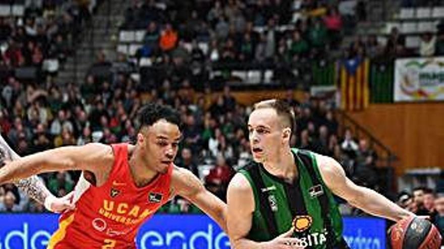 Prepelic i Omic lideren un Joventut que manté les seves possibilitats de ser a la Copa