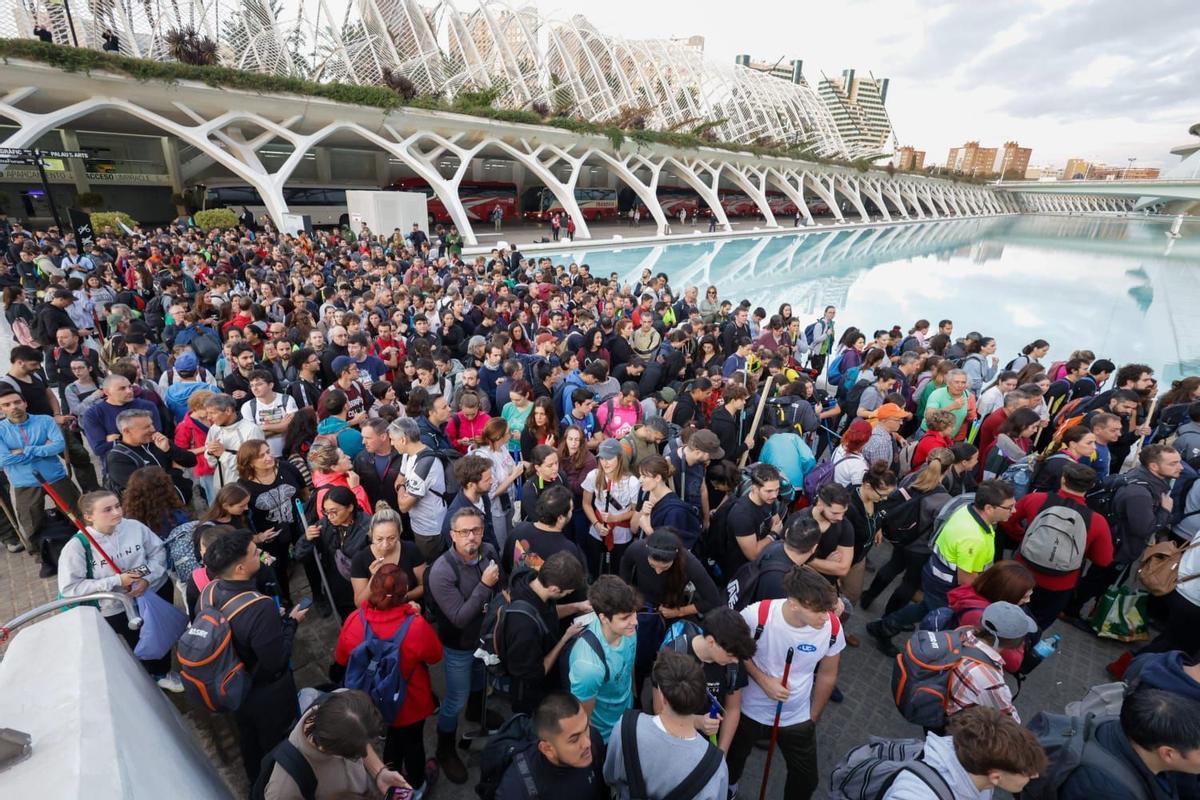 Voluntarios en la Ciudad de las Artes y las Ciencias