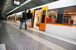 FGC modifica el horario de trenes en las líneas Barcelona-Vallès y Llobregat-Anoia