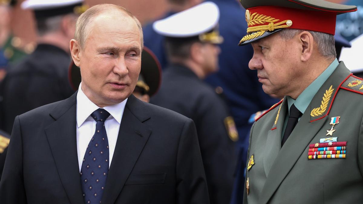 El presidente ruso, Vladímir Putin, y el ministro de Defensa, Serguei Xoigú.