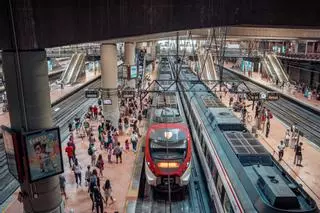 Cortada la circulación de Cercanías entre Atocha y Chamartín por una incidencia en un tren Almería-Madrid