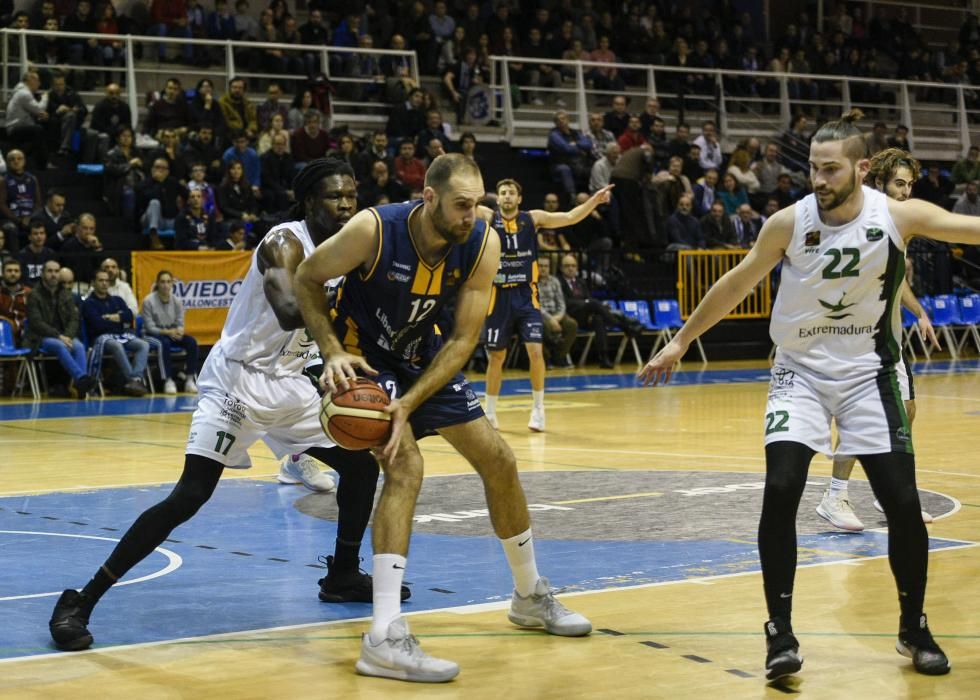 La victoria (82-62) del Oviedo al Cáceres