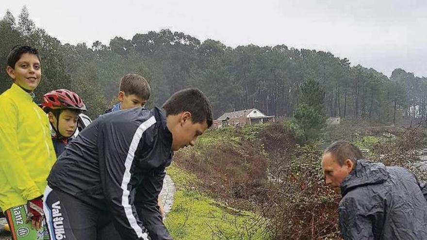 Plantación de uno de los ejemplares. // R. Vázquez