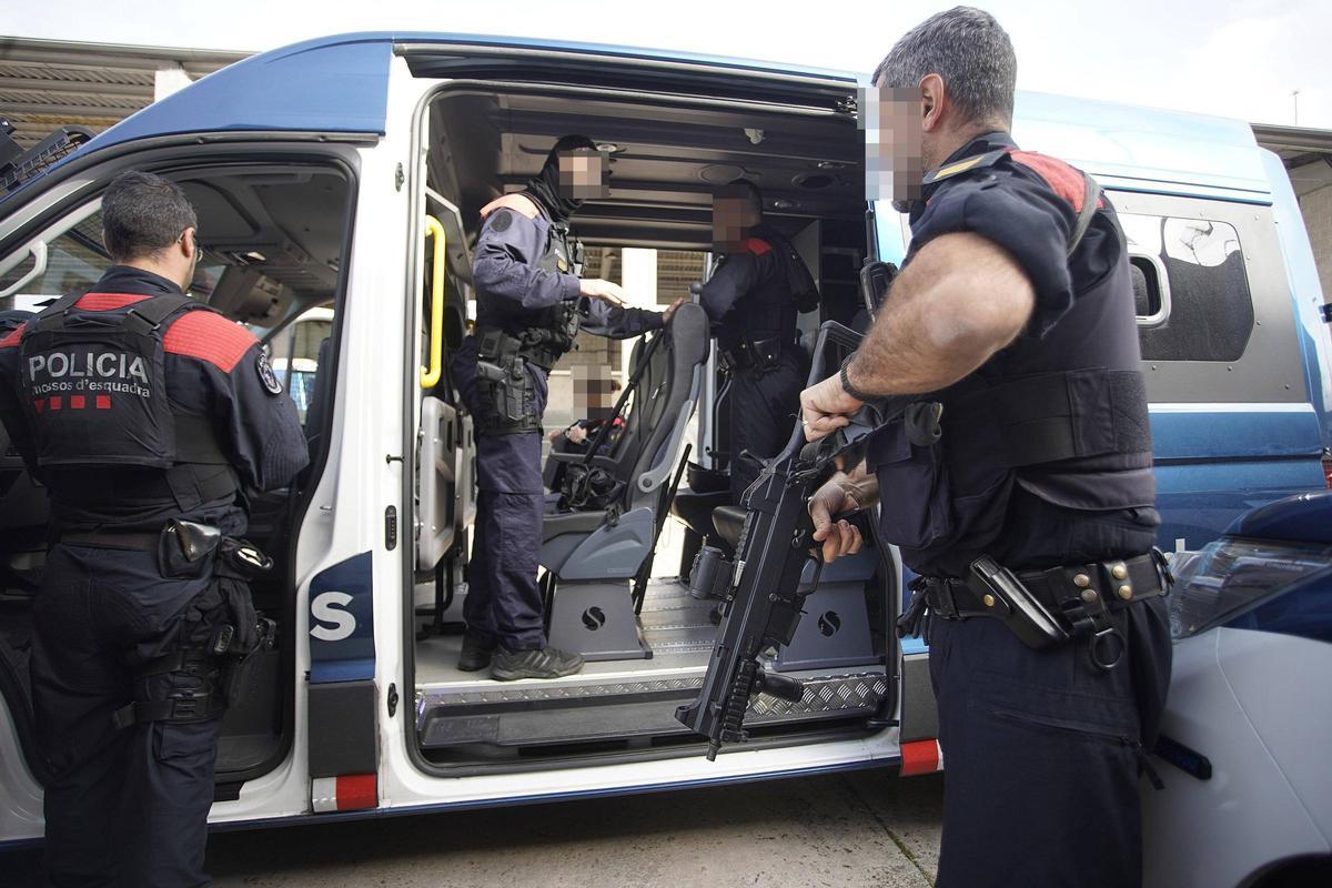 Així treballa i entrena l'ARRO dels Mossos de la regió policial de Girona