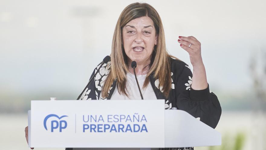 Buruaga y Revilla firman este viernes el pacto que hará presidenta de Cantabria a la líder de PP