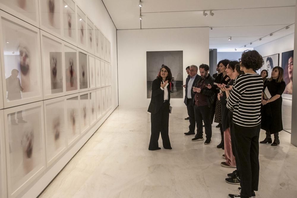 El MACA inaugura la exposición Mírame. Retratos en la colección La Caixa de Arte Contemporáneo